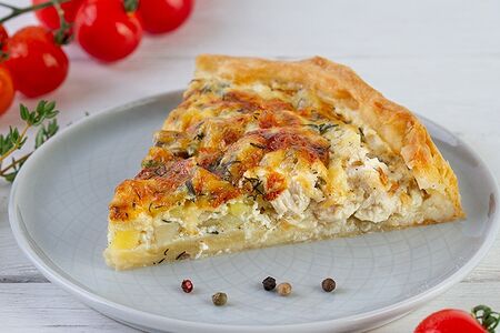 Киш с курицей, картофелем и грибами