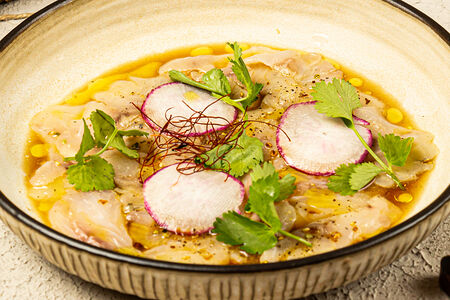 Карпаччо из дикого сибаса с соусом понзу