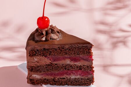 Шоколадно-вишнёвый