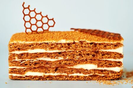 Ореховый медовик 