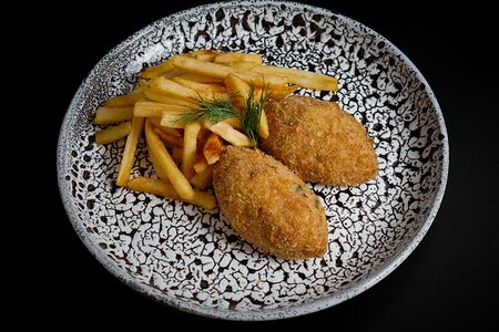 Котлетки куриные, жареные с гарниром