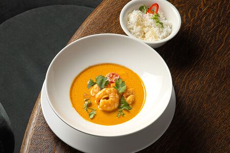 Том ям с креветками на кокосовом молоке