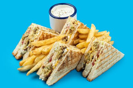 Клаб-сэндвич с фалафелем