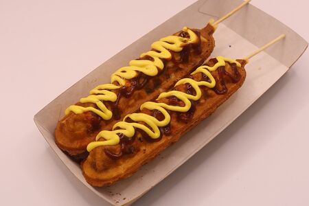 Корн-дог с говяжьей колбаской