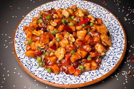 Курица острая с арахисом