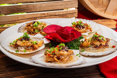 Морской гребешок с соусом Чежи