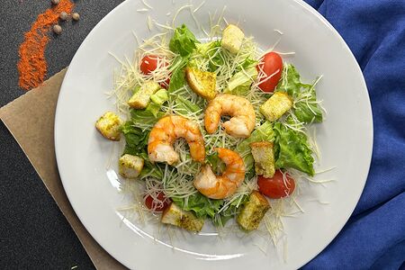 Цезарь с тигровыми креветками