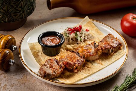 Шашлык из бараньей мякоти на косточке