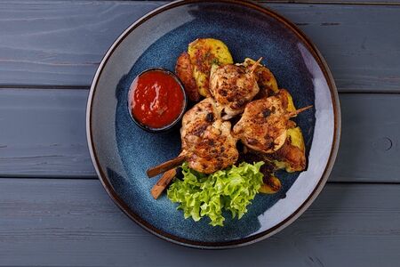 Шашлычки куриные с битым картофелем