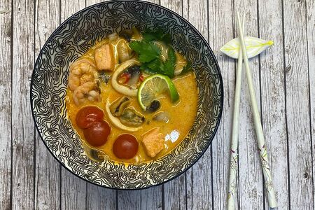 Суп Том ям с морепродуктами