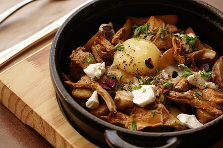 Картофель по-деревенски с лисичками