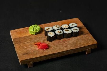 Ролл Унаги маки