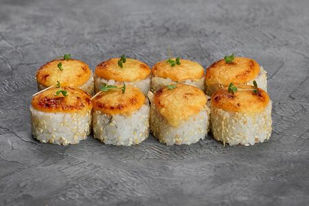 Запеченный с креветкой