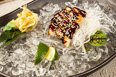 Сашими из угря