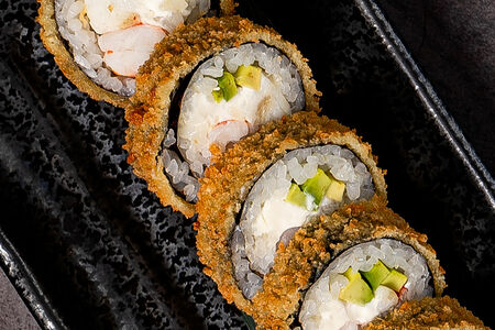 Гонконгский ролл с крабом, креветкой, сливочным сыром и панко