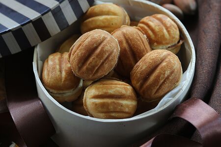 Пирожные Орешки