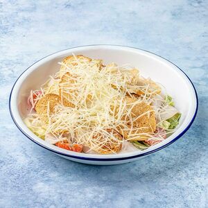 Цезарь с подкопченной куриной грудкой