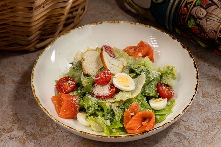 Цезаридзе с лососем 