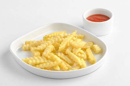 Картофель фри с соусом на выбор