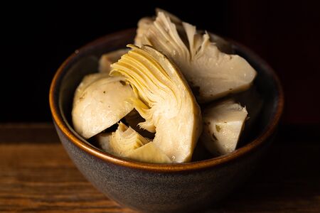 Маринованные артишоки