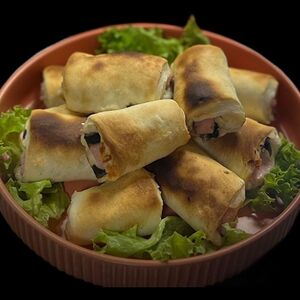 Пицца-булочка с ветчиной, ананасом и сыром