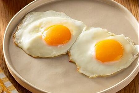 Глазунья с беконом