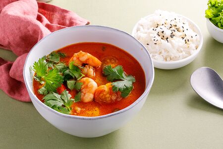 Том ям с креветками