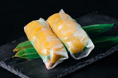 Гой-куон с креветками и манго