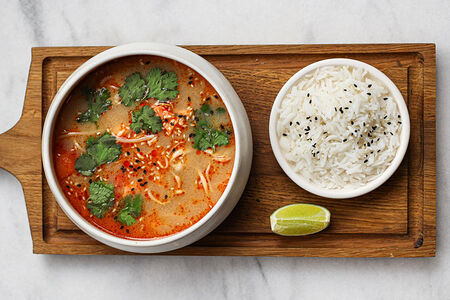 Том ям с морепродуктами