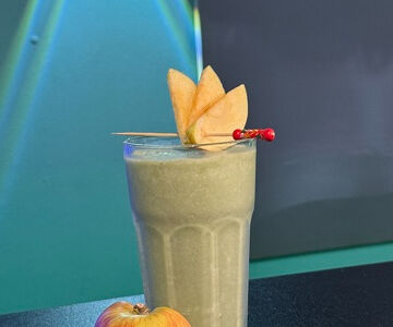 Смузи банан-кокос-шпинат-яблоко