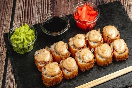 Запеченный Ролл с Лососем 