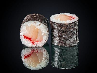 Мини-ролл с гребешком и икрой масаго