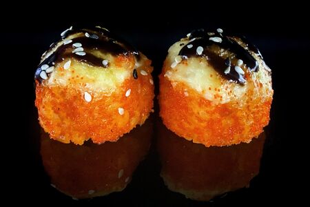 Запечённый ролл с креветкой