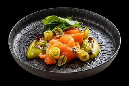 Форель шеф-посола с зелёным яблоком