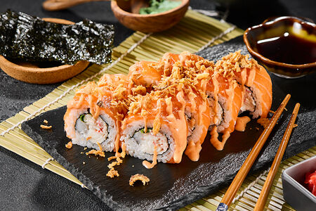 Ролл Макси Салмон Эби