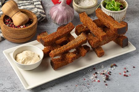 Гренки чесночные