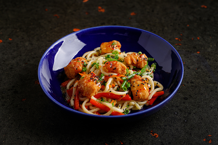 Удон с хрустящим цыпленком