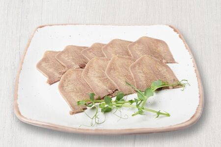 Язык телячий отварной