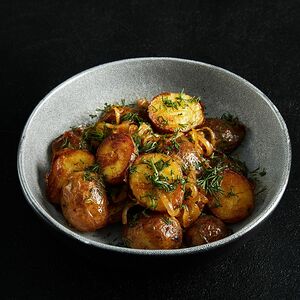 Картофель черри с жареным луком