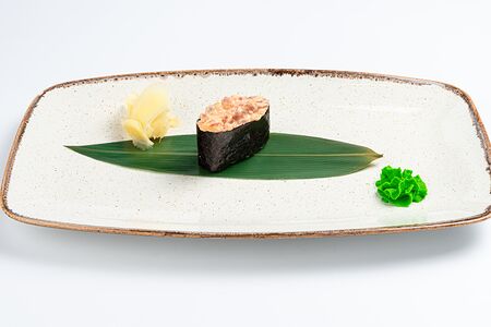 Спайси суши с тунцом