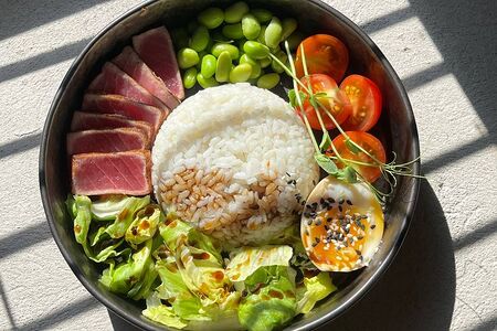 Боул с тунцом и рисом