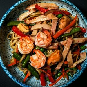 Вок с морепродуктами