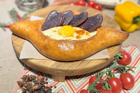 Хачапури с бастурмой