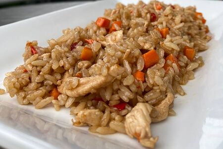 Wok Курица с рисом и овощами