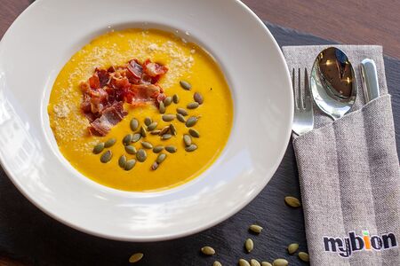 Тыквенный крем-суп с беконом