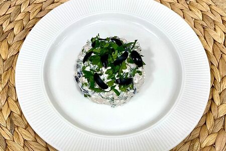 Салат из куриной грудки с шампиньонами