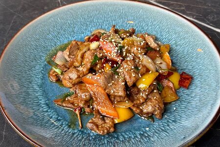 Баранина с овощами по-сычуаньски