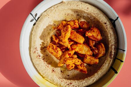 Хумус с курицей карри