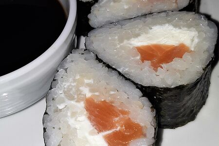 БигФуд ролл с лососем 8 шт