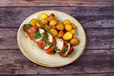 Стейк из cвинoй вырезки